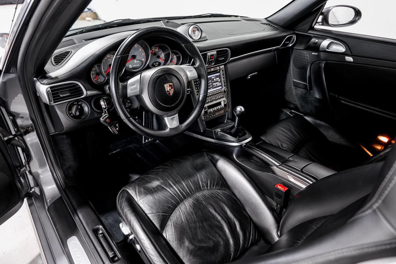Used 2005 Porsche 911 Carrera S RWD image 9