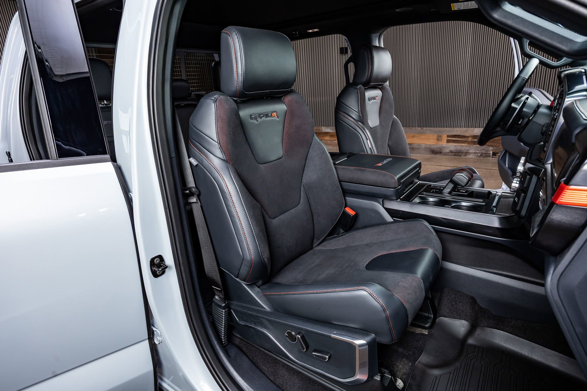 Used 2025 Ford F150 Raptor w/ Equipment Group 803A Raptor R image 31