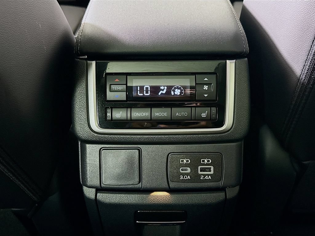 Used 2025 Subaru Ascent Bronze Edition AWD/4WD image 27
