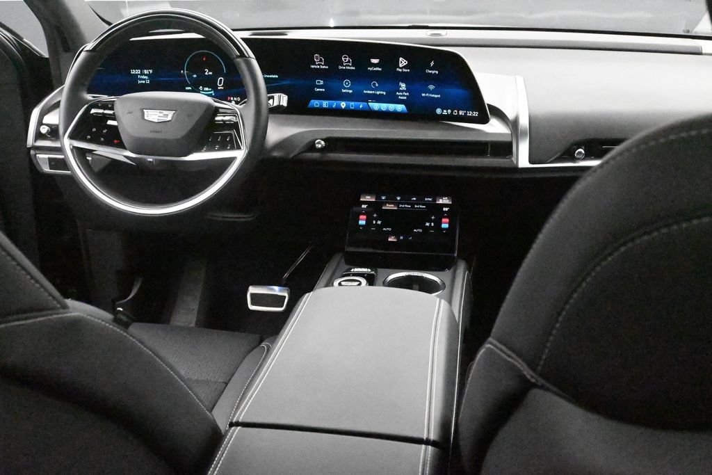 Used 2026 Cadillac Vistiq Luxury AWD/4WD image 14