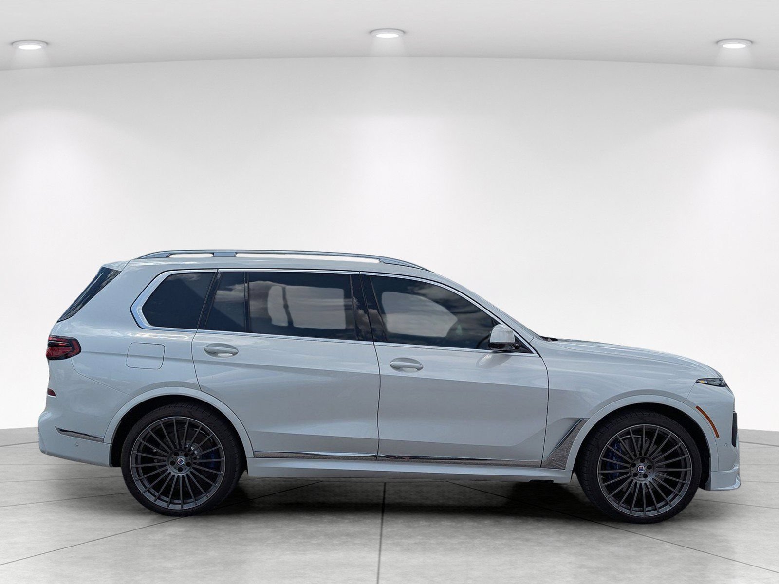 Used 2024 BMW ALPINA XB7 AWD/4WD image 8