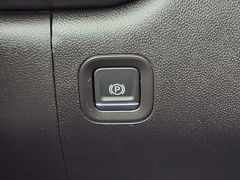 Used 2024 Chevrolet Silverado 2500 W/T image 12