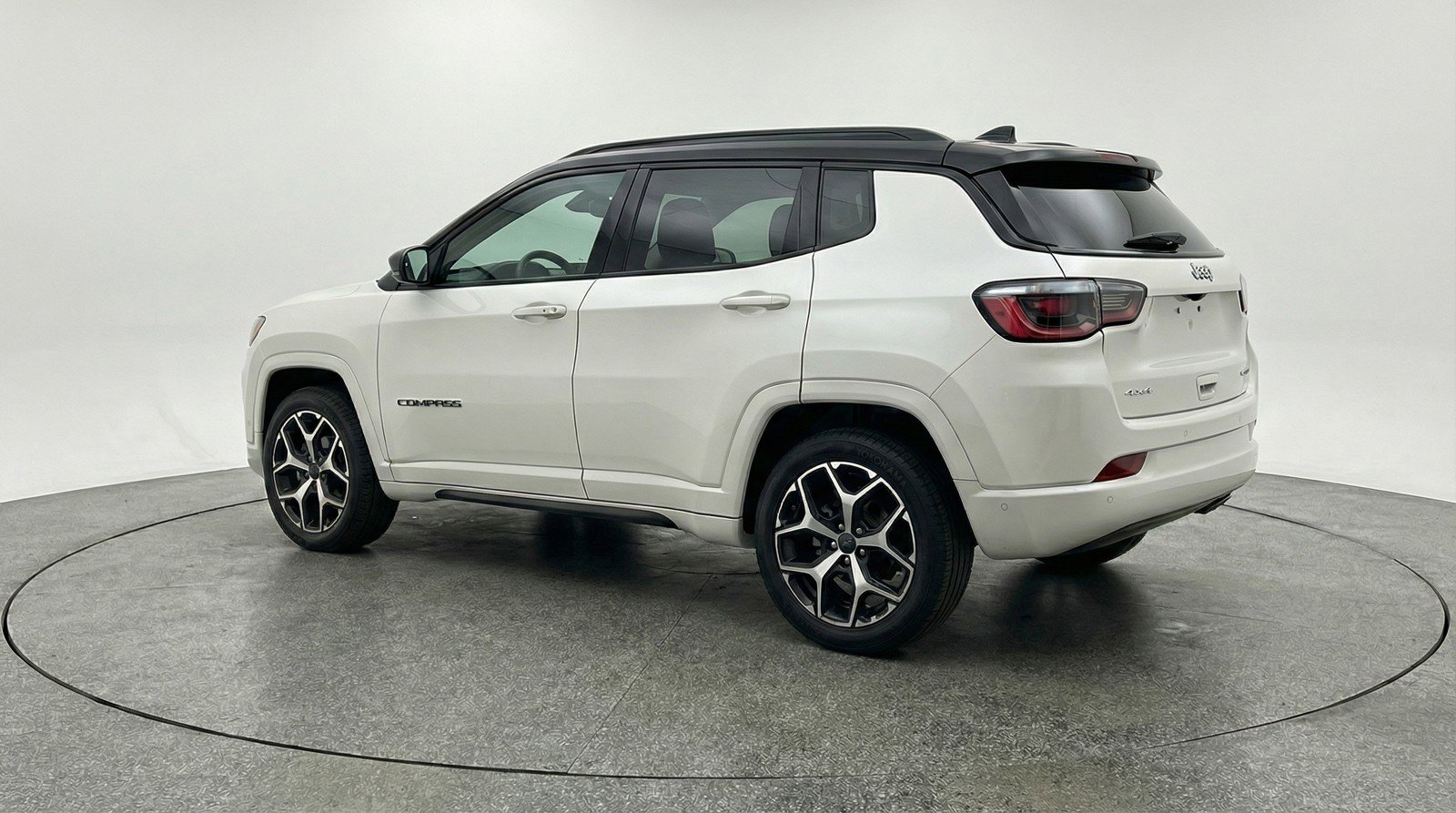 Used 2025 Jeep Compass Limited image 6