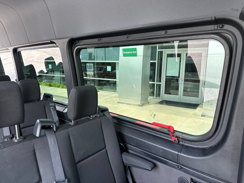 Used 2025 Mercedes-Benz Sprinter 2500 image 3
