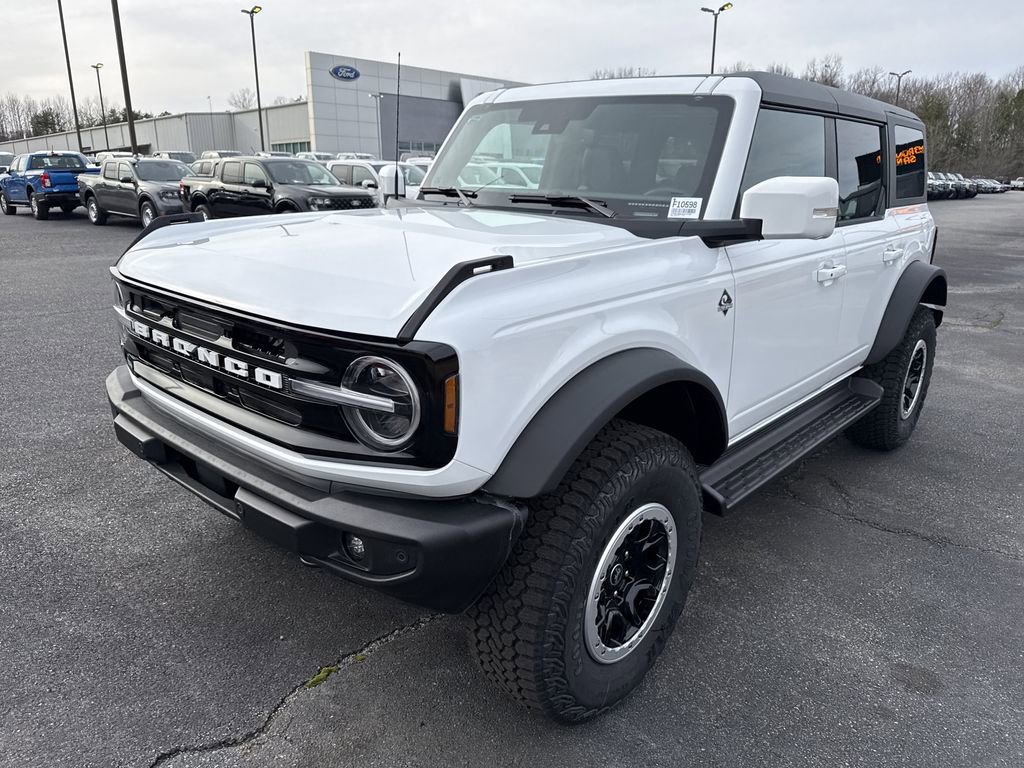 New 2025 Ford Bronco Outer Banks w/ Sasquatch Package image 3