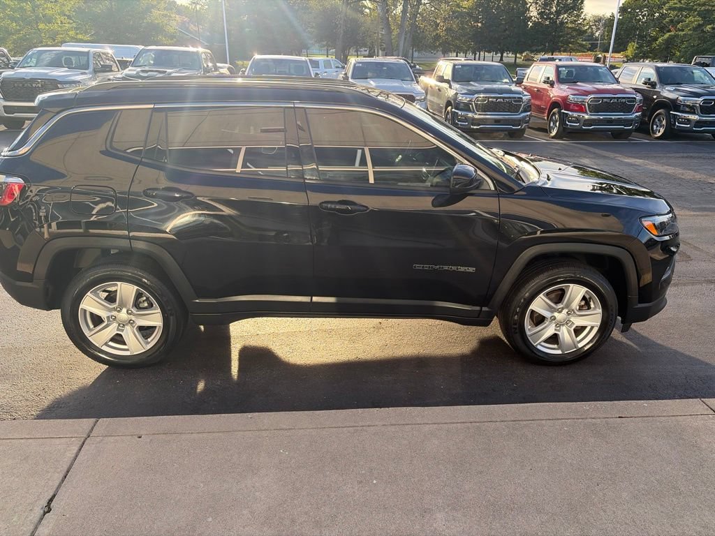 Used 2022 Jeep Compass Latitude AWD/4WD image 8