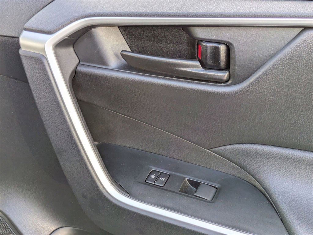 Used 2025 Toyota RAV4 LE image 33