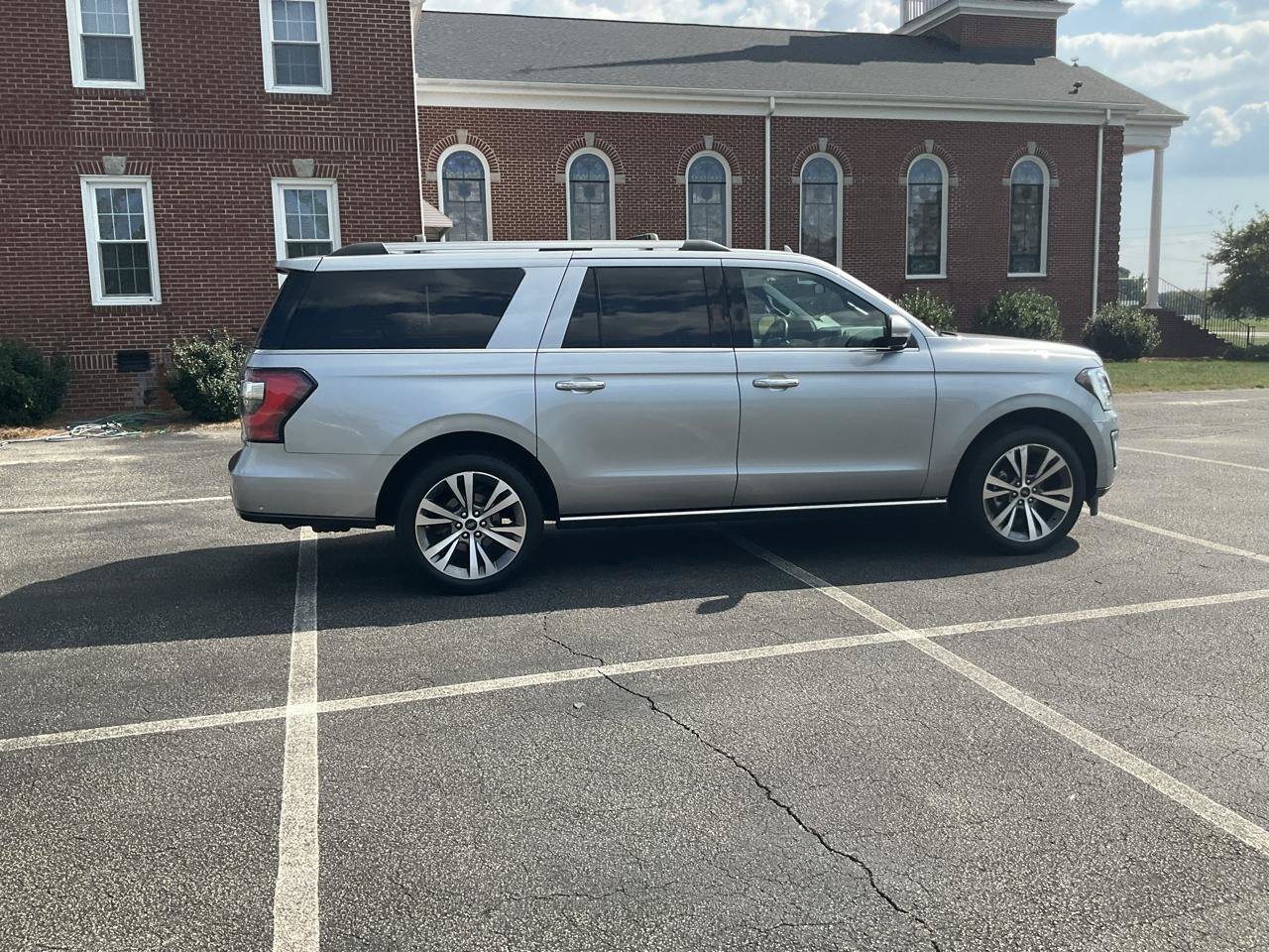 Used 2020 Ford Expedition Max Limited w/ Equipment Group 302A AWD/4WD image 5
