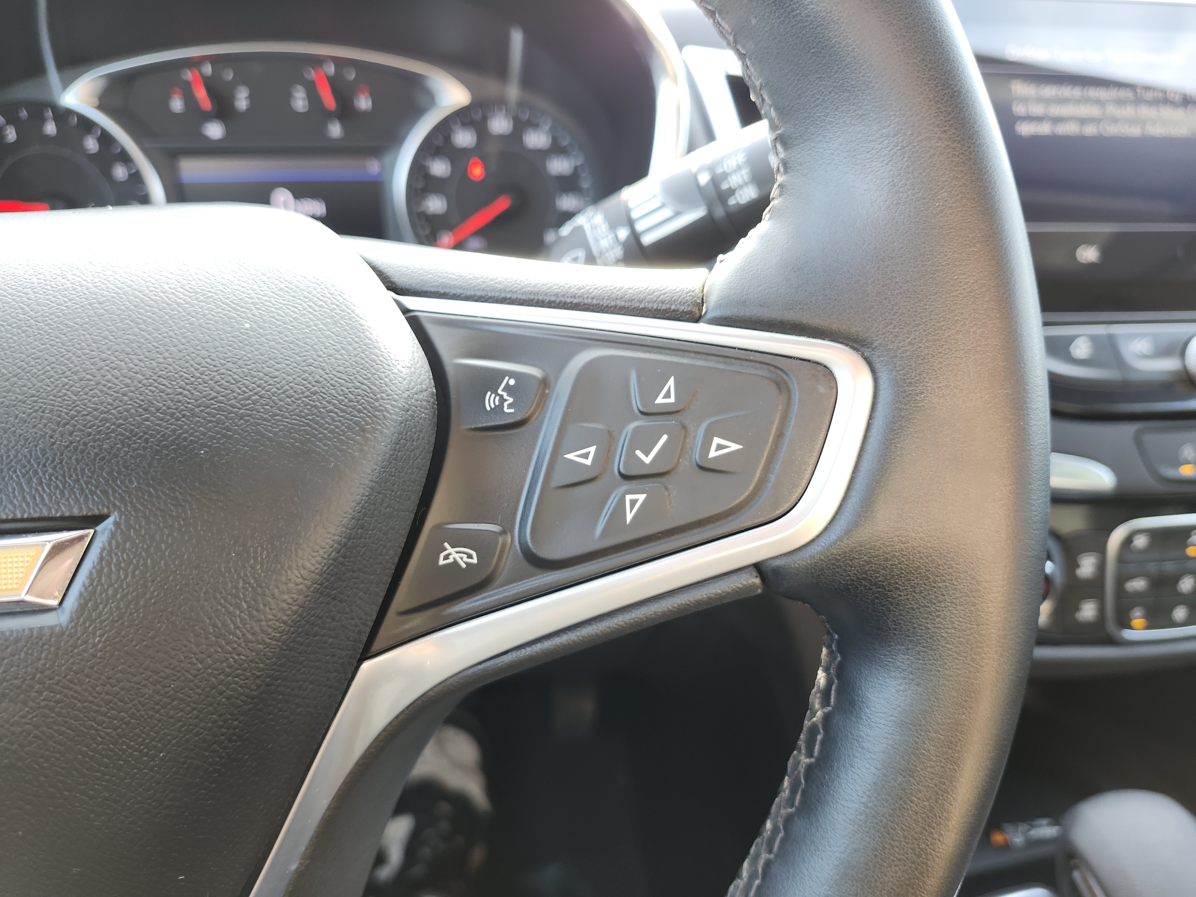 Used 2023 Chevrolet Equinox Premier FWD image 34