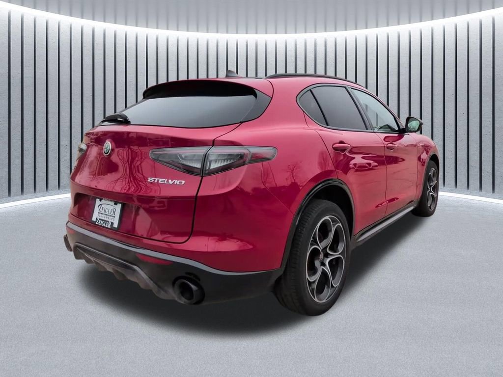 Used 2024 Alfa Romeo Stelvio Veloce AWD/4WD image 6