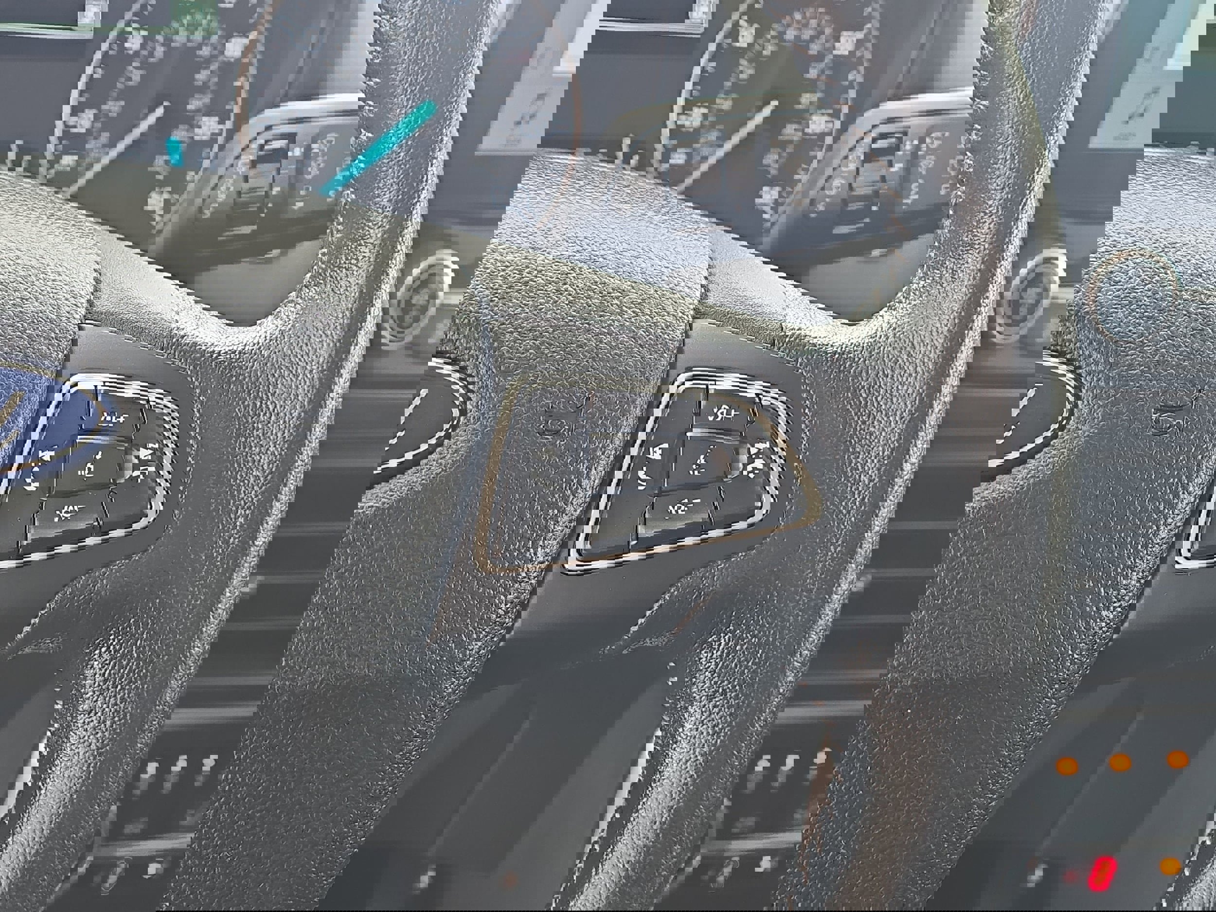 Used 2019 Ford EcoSport SES w/ SES Black Appearance Package image 19