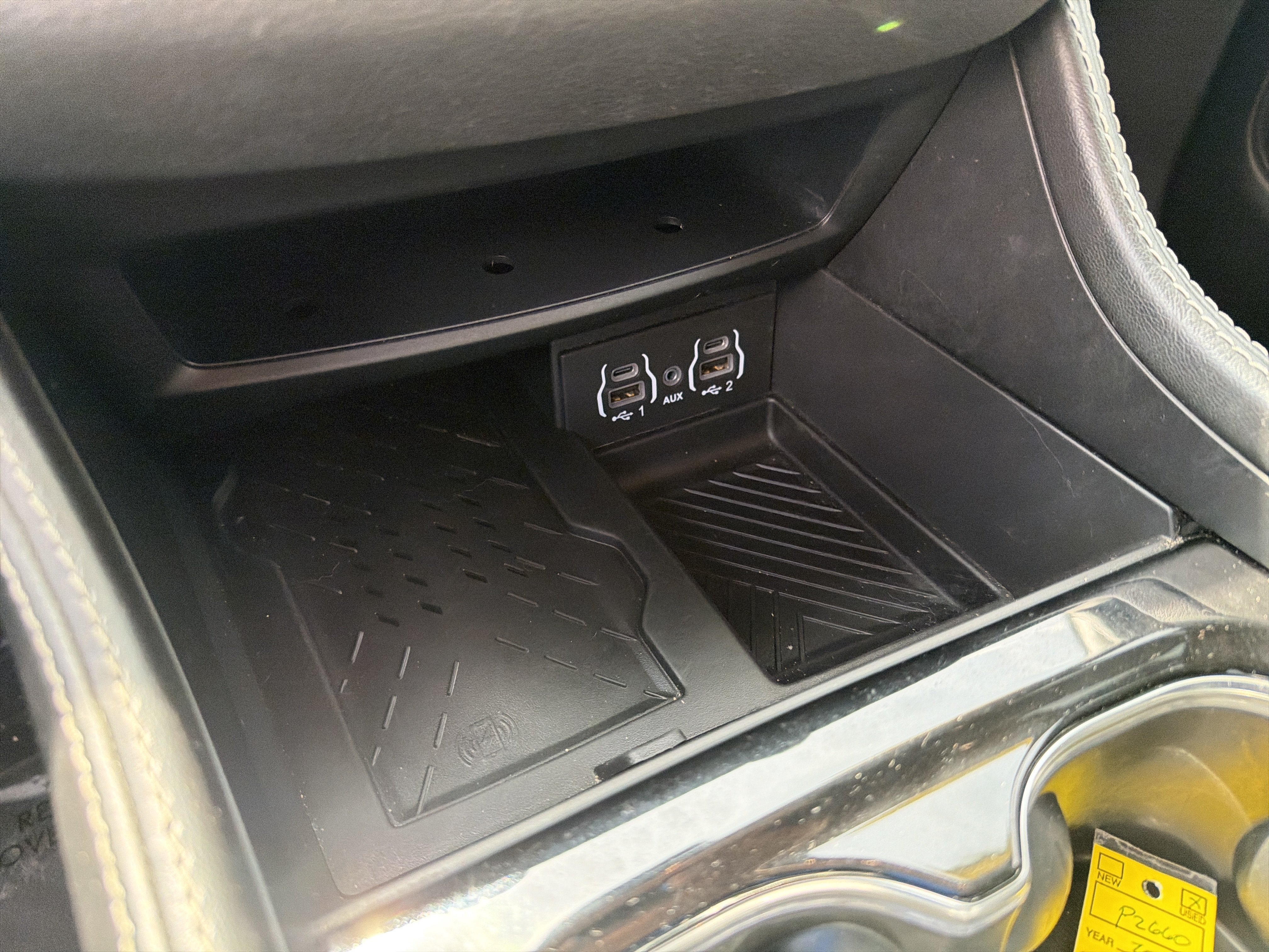 Used 2025 Chrysler Pacifica Limited FWD image 32