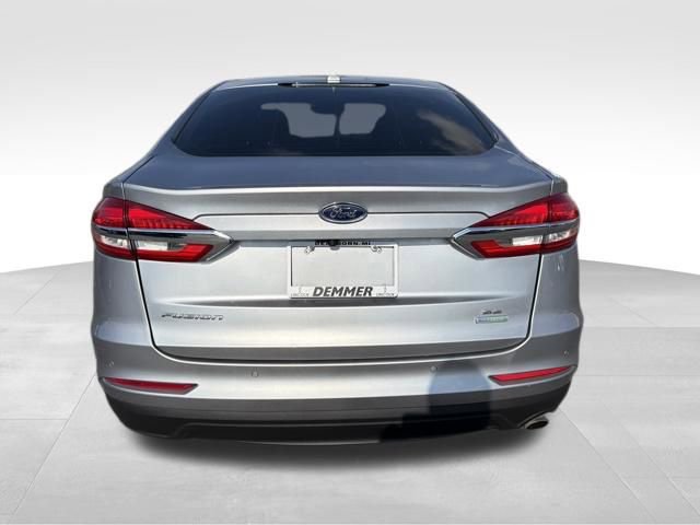 Used 2020 Ford Fusion SE image 5