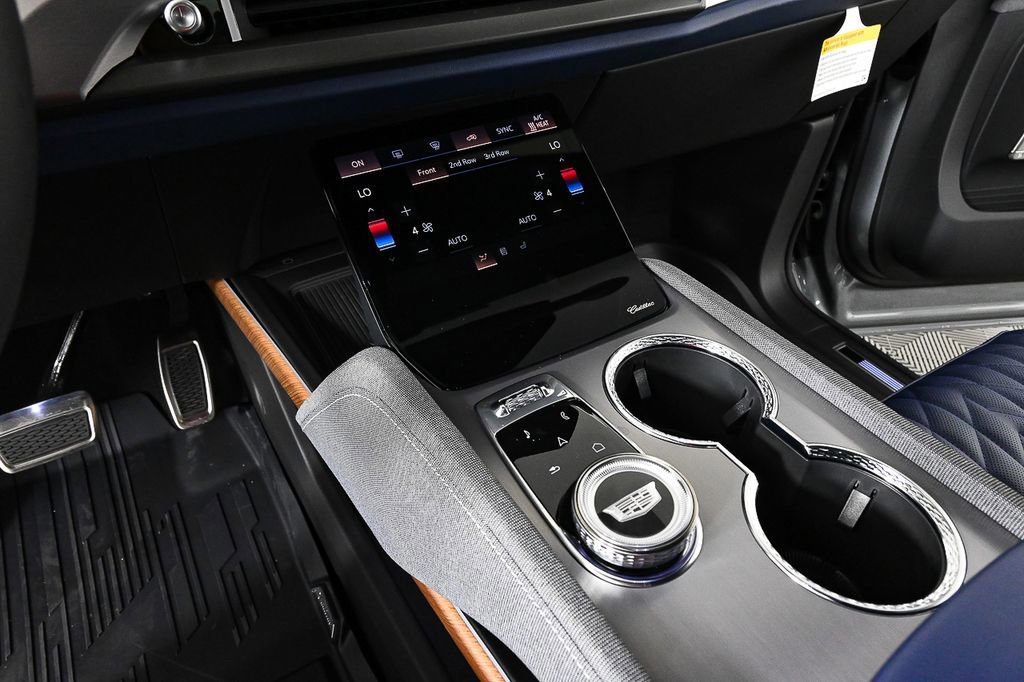 New 2026 Cadillac Vistiq Premium Luxury w/ LPO, Floor Liner Package image 17