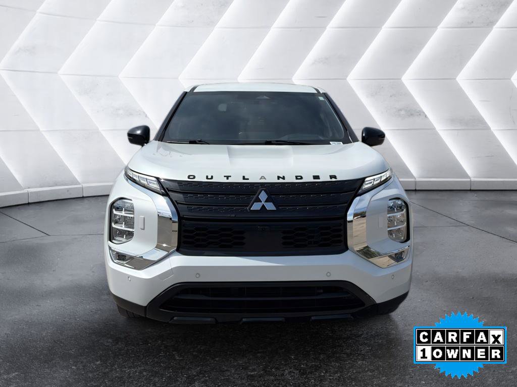 Used 2023 Mitsubishi Outlander SE Black Edition AWD/4WD image 2