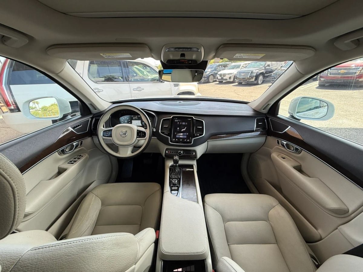 Used 2016 Volvo XC90 T6 Momentum w/ Momentum Plus Package AWD/4WD image 46
