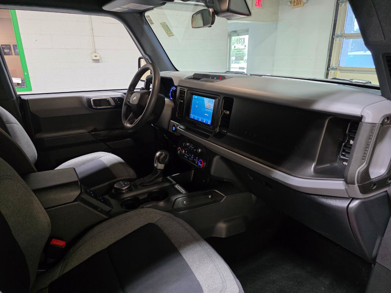 Used 2023 Ford Bronco 4-Door AWD/4WD image 25