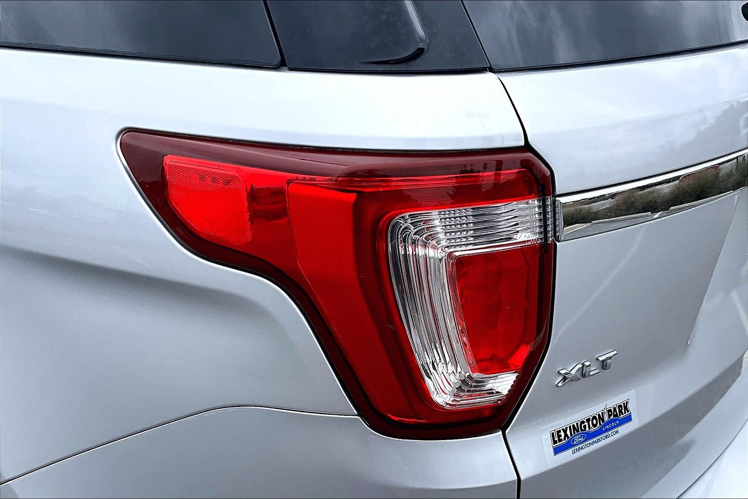 Used 2016 Ford Explorer XLT AWD/4WD image 23