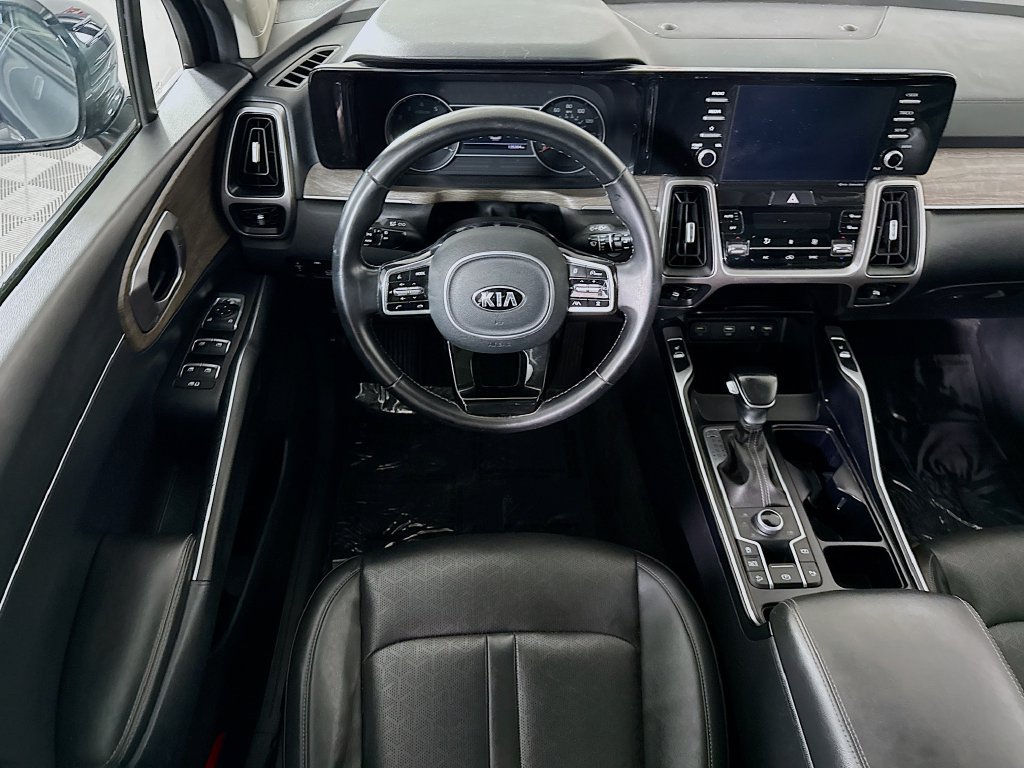 Used 2021 Kia Sorento EX w/ Panoramic Sunroof Package AWD/4WD image 3
