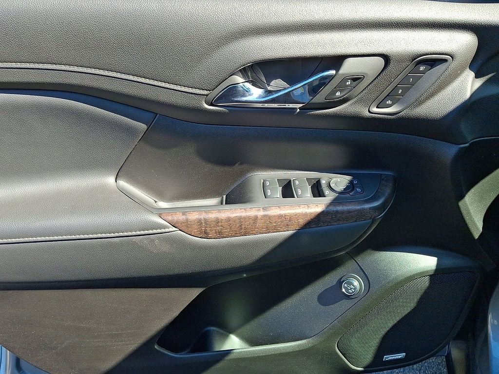 Certified 2023 GMC Acadia Denali w/ Denali Technology Package image 12