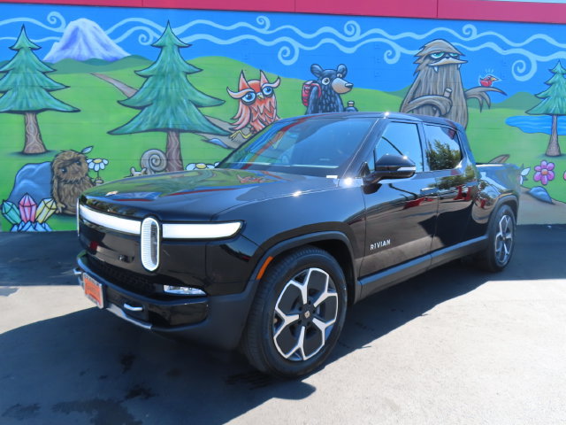 Used 2023 Rivian R1T Adventure Dual AWD/4WD image 3