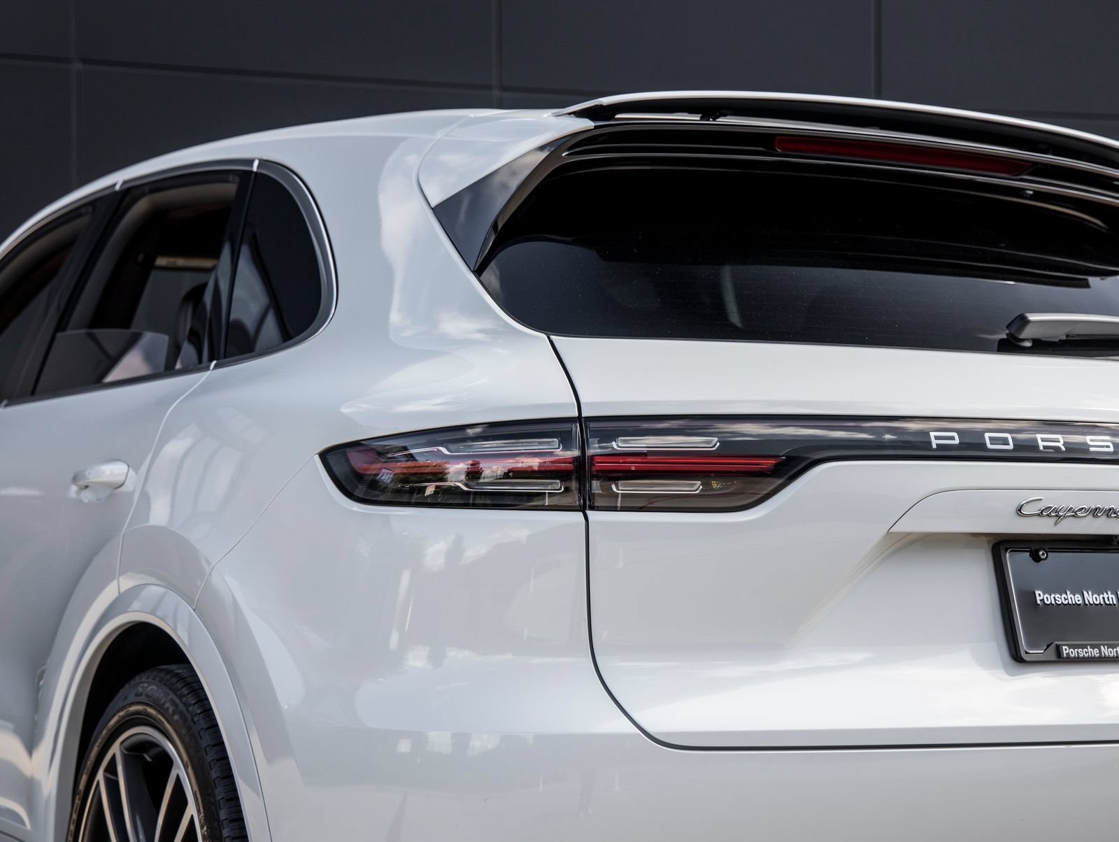 Certified 2023 Porsche Cayenne Turbo AWD/4WD image 14
