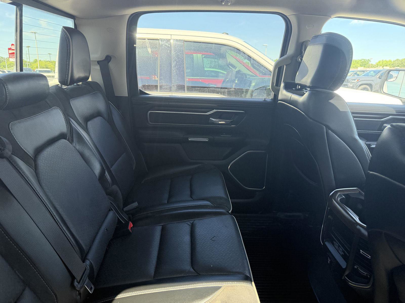 Used 2022 RAM 1500 Laramie AWD/4WD image 12
