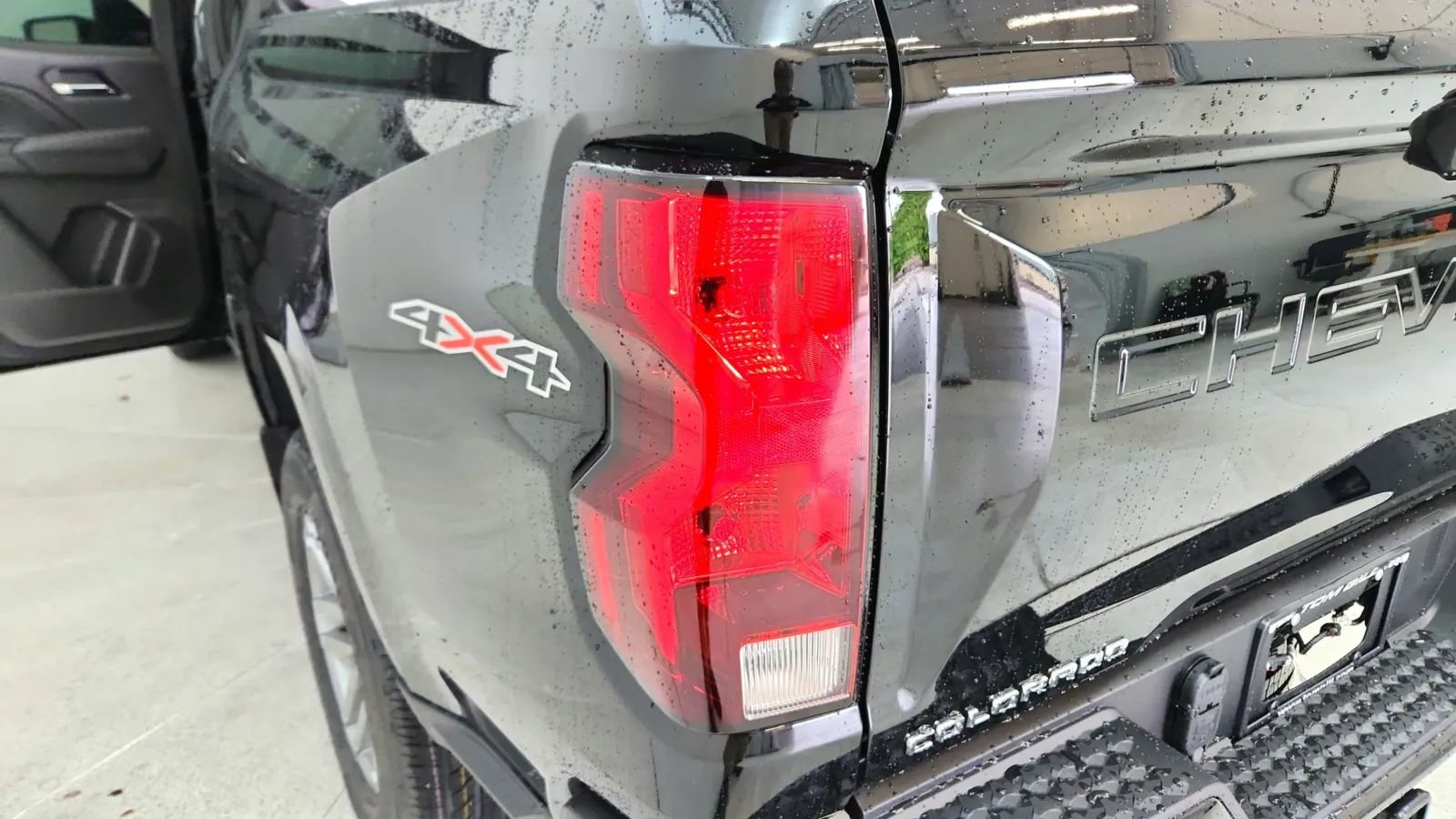 Used 2024 Chevrolet Colorado LT w/ LT Convenience Package image 27