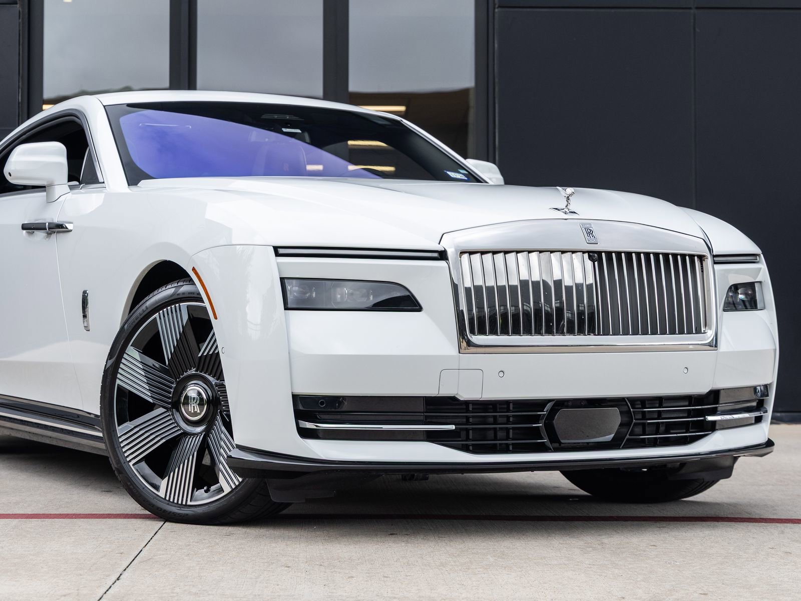 Used 2024 Rolls-Royce Spectre image 8