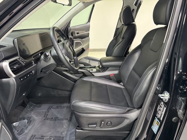 Used 2025 Kia Telluride S image 16
