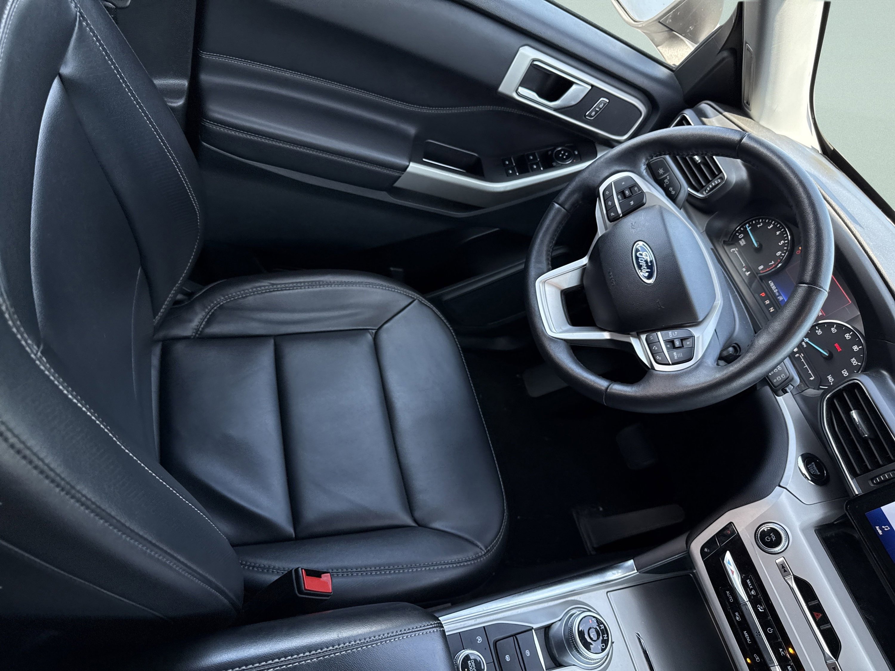 Used 2023 Ford Explorer XLT w/ Equipment Group 202A image 33