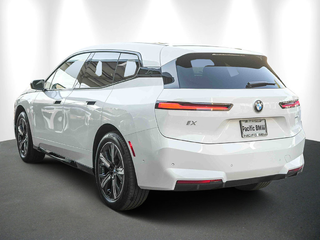 Used 2026 BMW iX xDrive60 AWD/4WD image 6