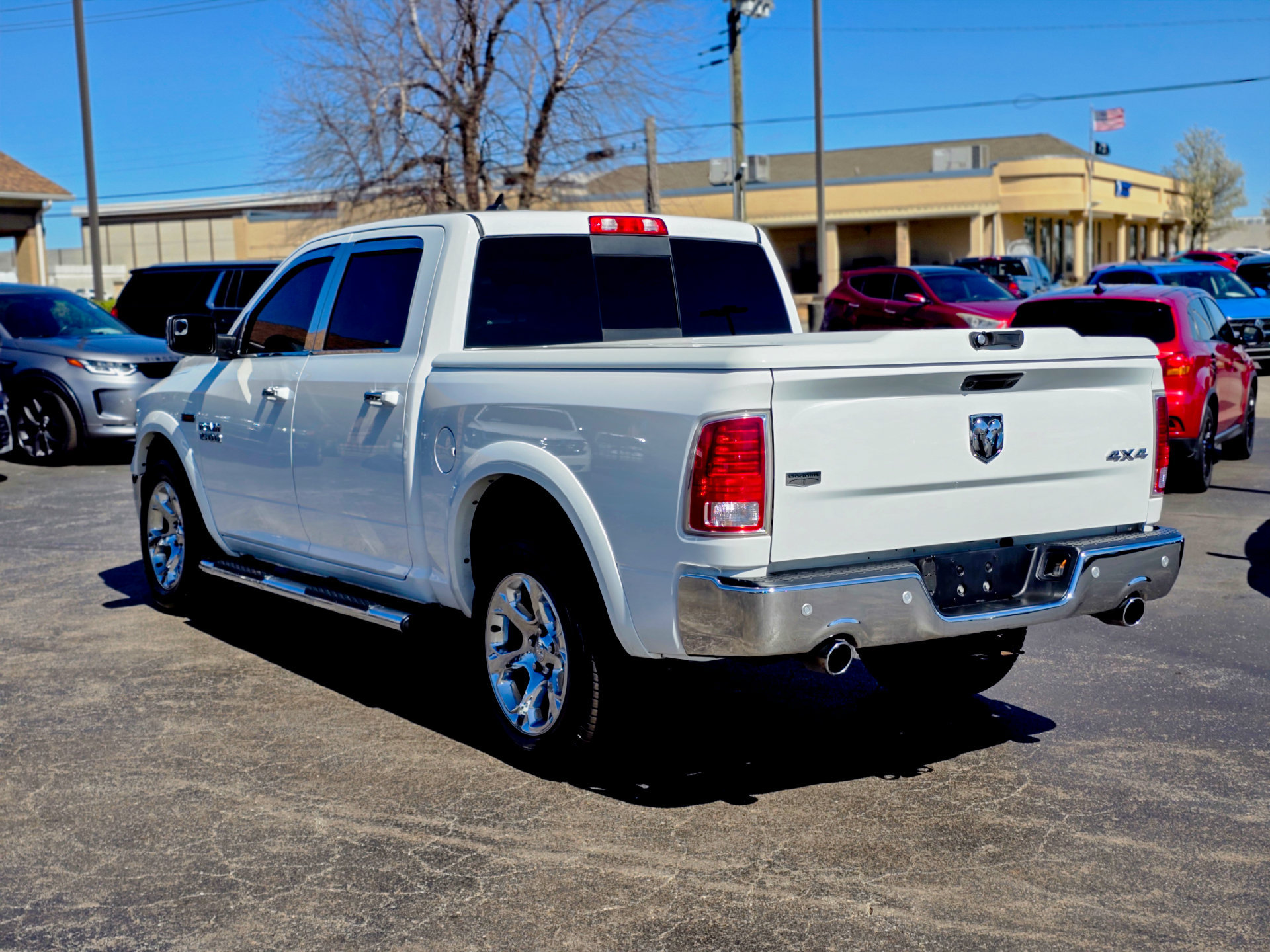 Used 2018 RAM 1500 Laramie w/ Convenience Group AWD/4WD image 9