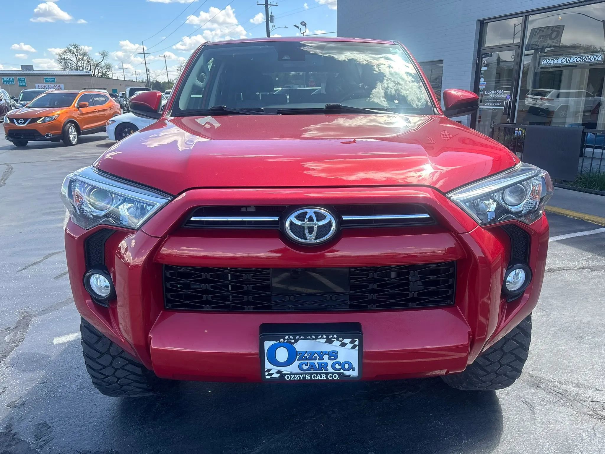 Used 2020 Toyota 4Runner SR5 AWD/4WD image 5