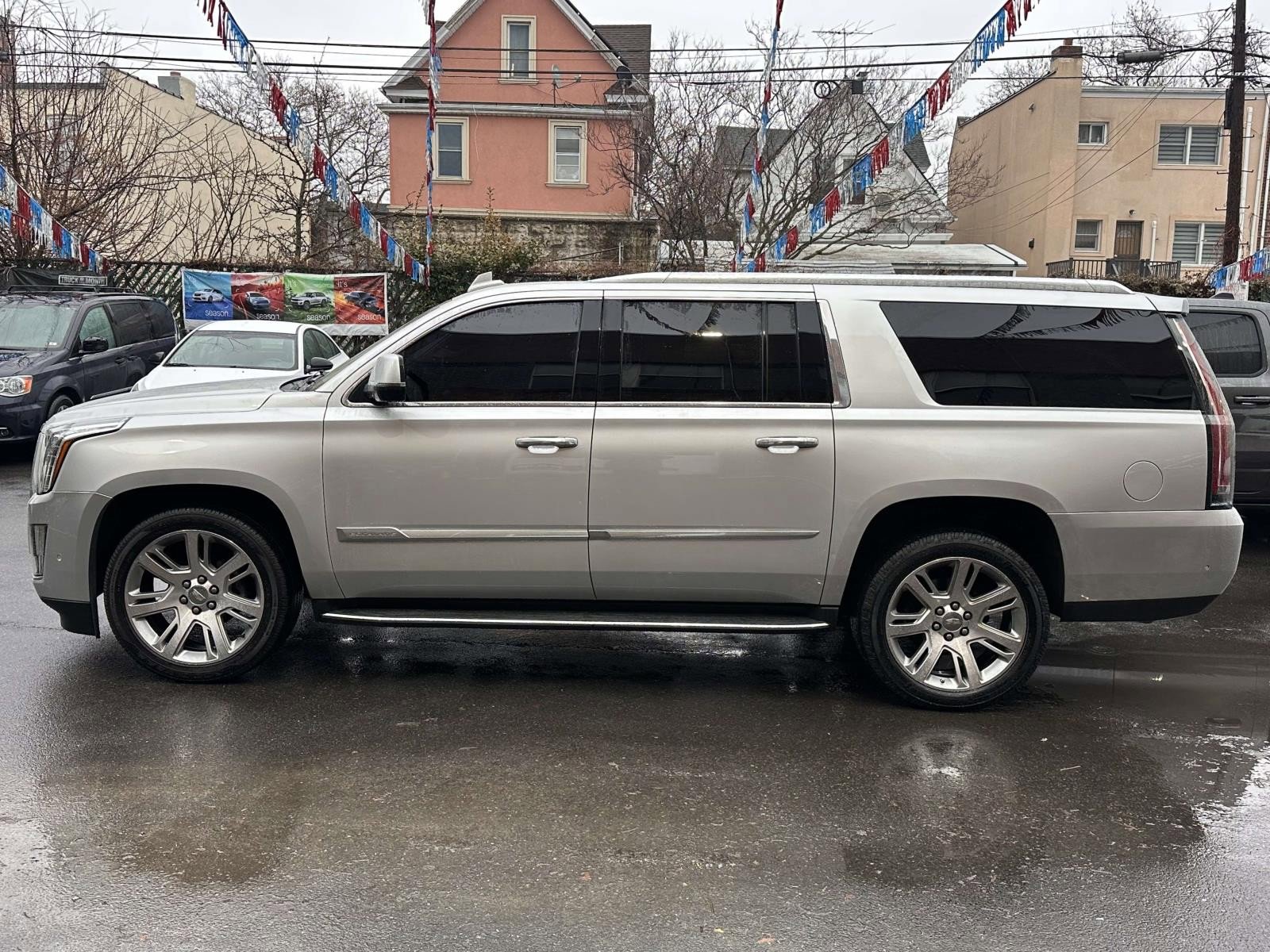 Used 2019 Cadillac Escalade ESV Luxury image 7