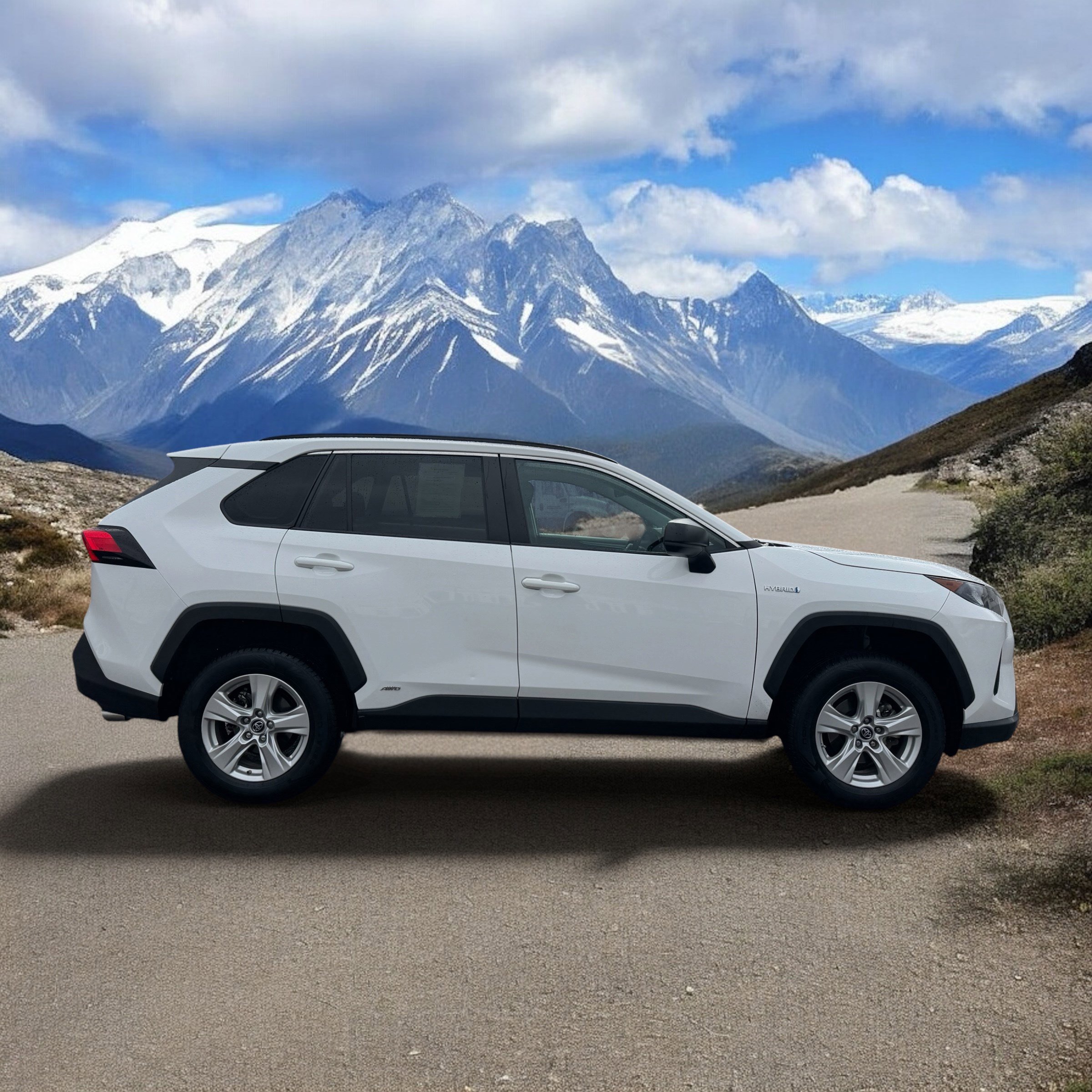 Used 2021 Toyota RAV4 LE AWD/4WD image 6