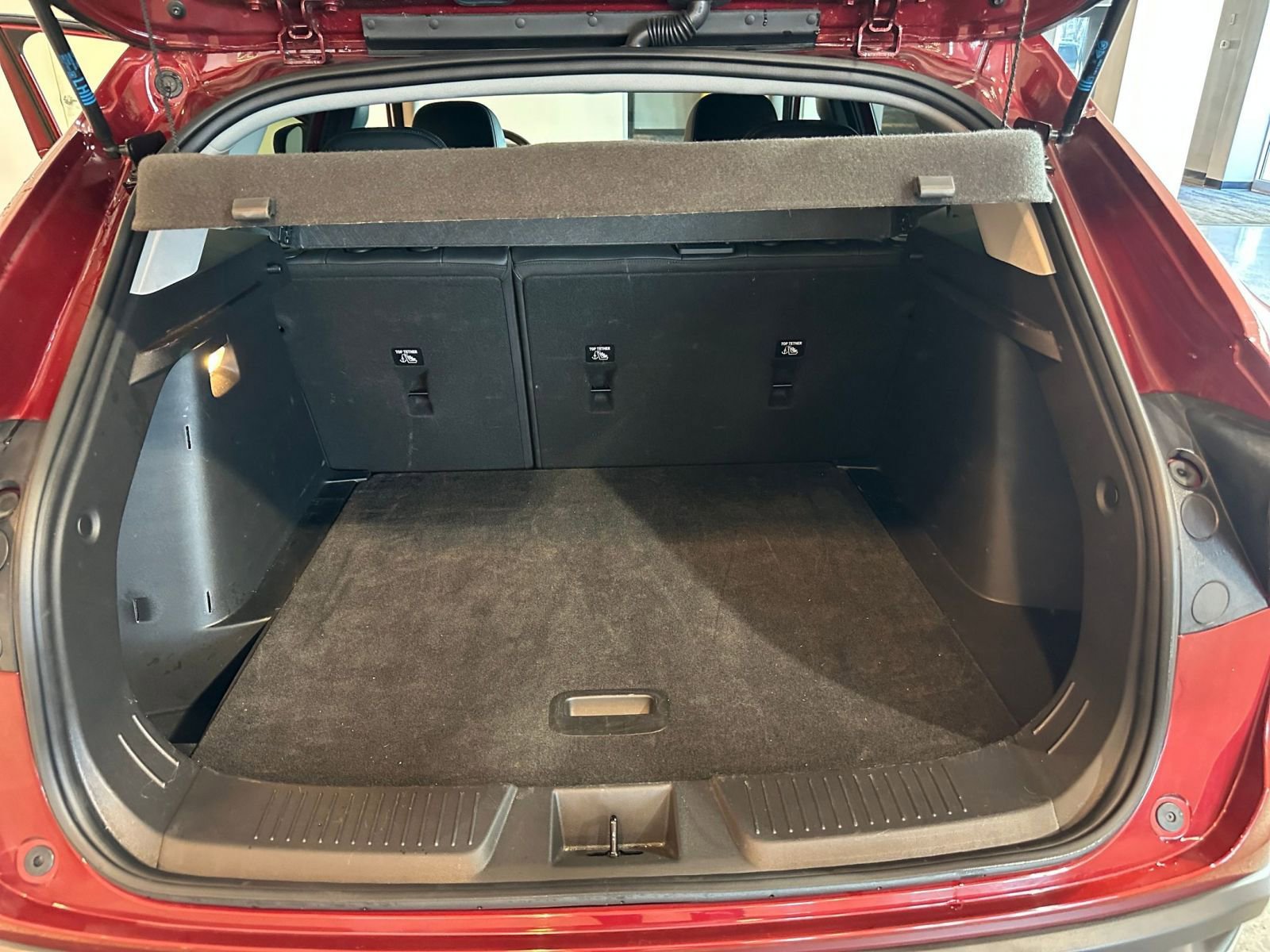 Used 2025 Chevrolet Trax LT FWD image 30