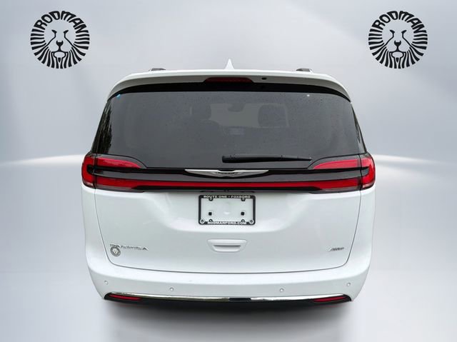 Used 2021 Chrysler Pacifica Touring-L AWD/4WD image 6