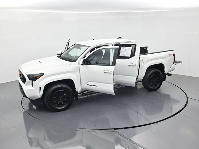 Used 2025 Toyota Tacoma TRD Sport AWD/4WD image 45