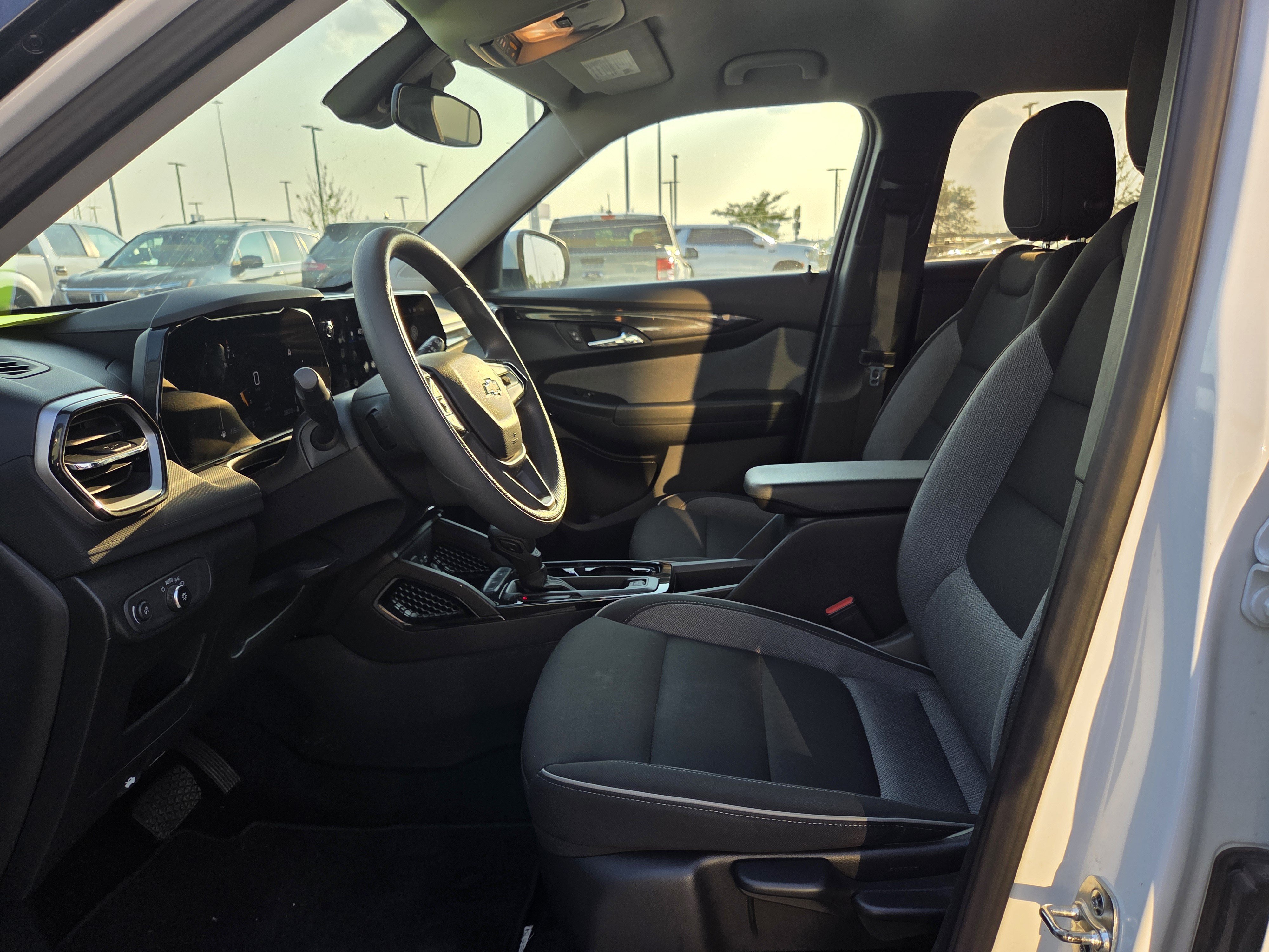 Used 2025 Chevrolet TrailBlazer LT FWD image 7