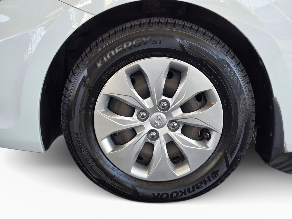 Used 2016 Hyundai Accent SE FWD image 11