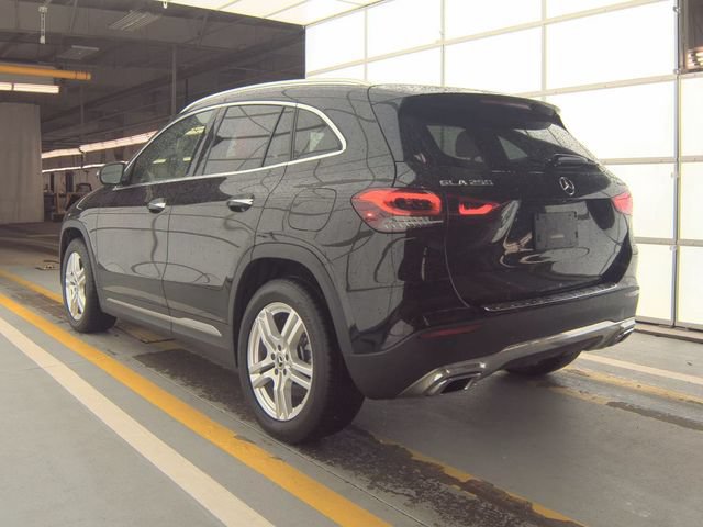 Used 2023 Mercedes-Benz GLA 250 4MATIC w/ Premium Package image 4