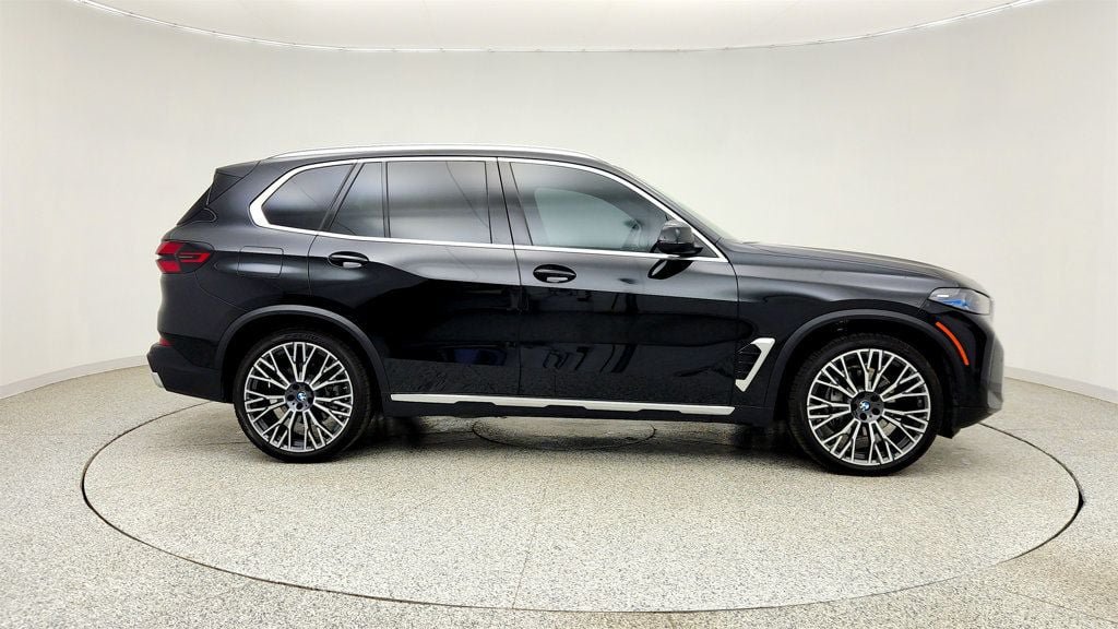 Used 2025 BMW X5 xDrive40i w/ Executive Package AWD/4WD image 4