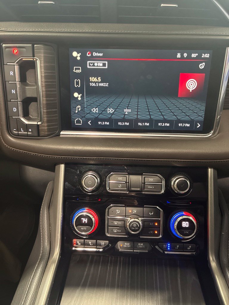 Used 2022 GMC Yukon Denali w/ Denali Premium Package AWD/4WD image 25