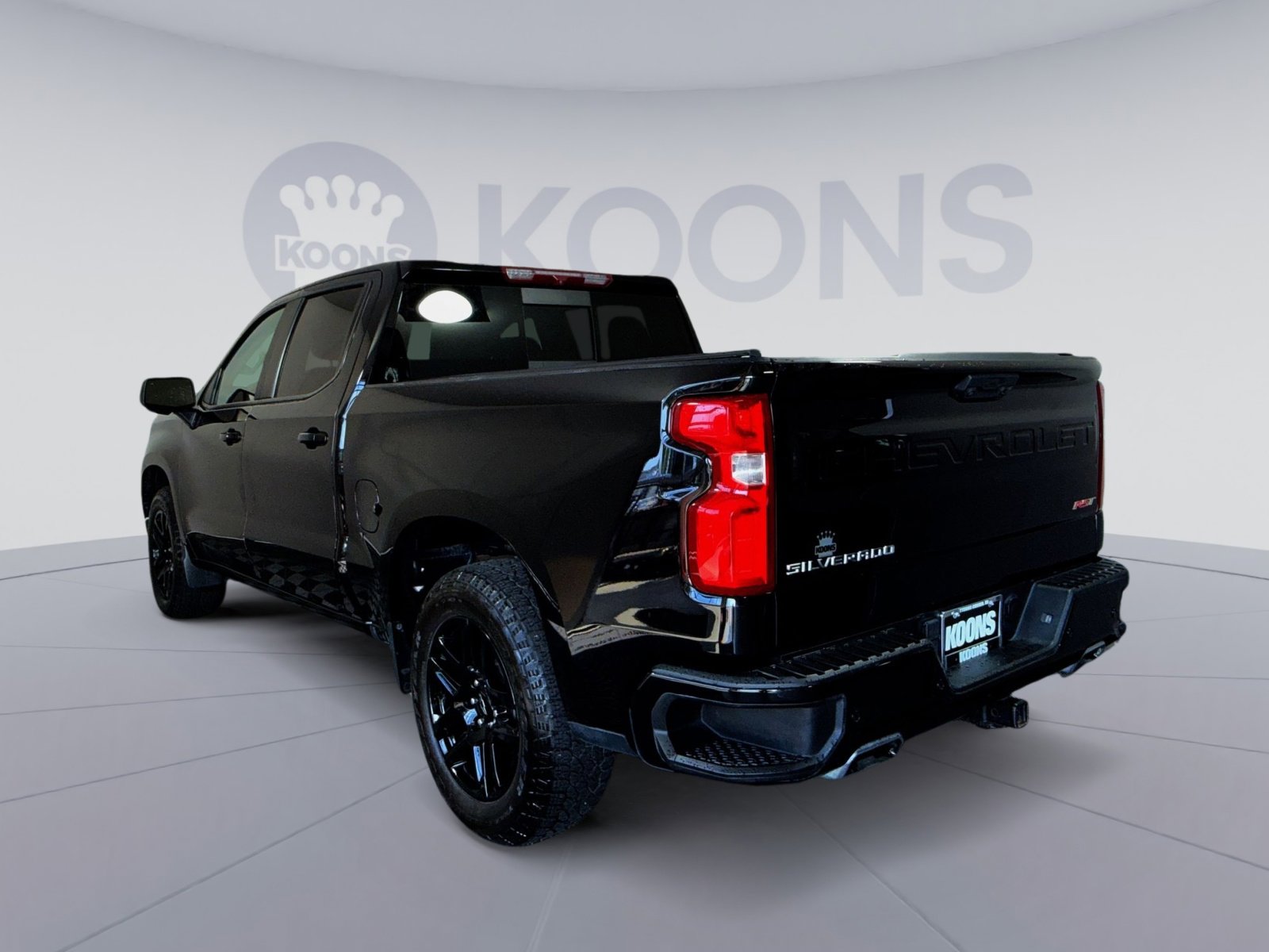 Used 2023 Chevrolet Silverado 1500 RST w/ Convenience Package II AWD/4WD image 4