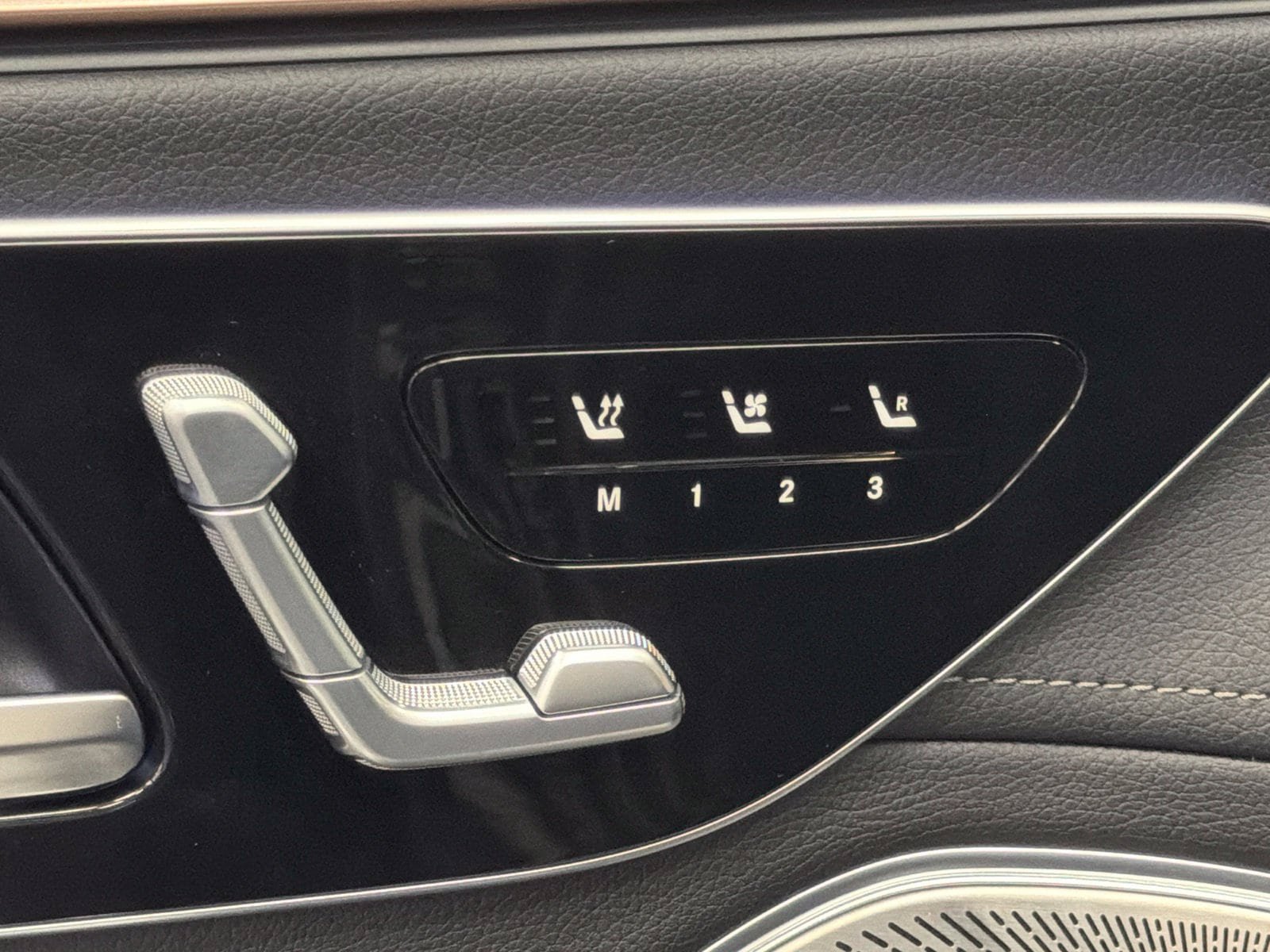 Certified 2023 Mercedes-Benz EQS 580 4MATIC SUV image 22