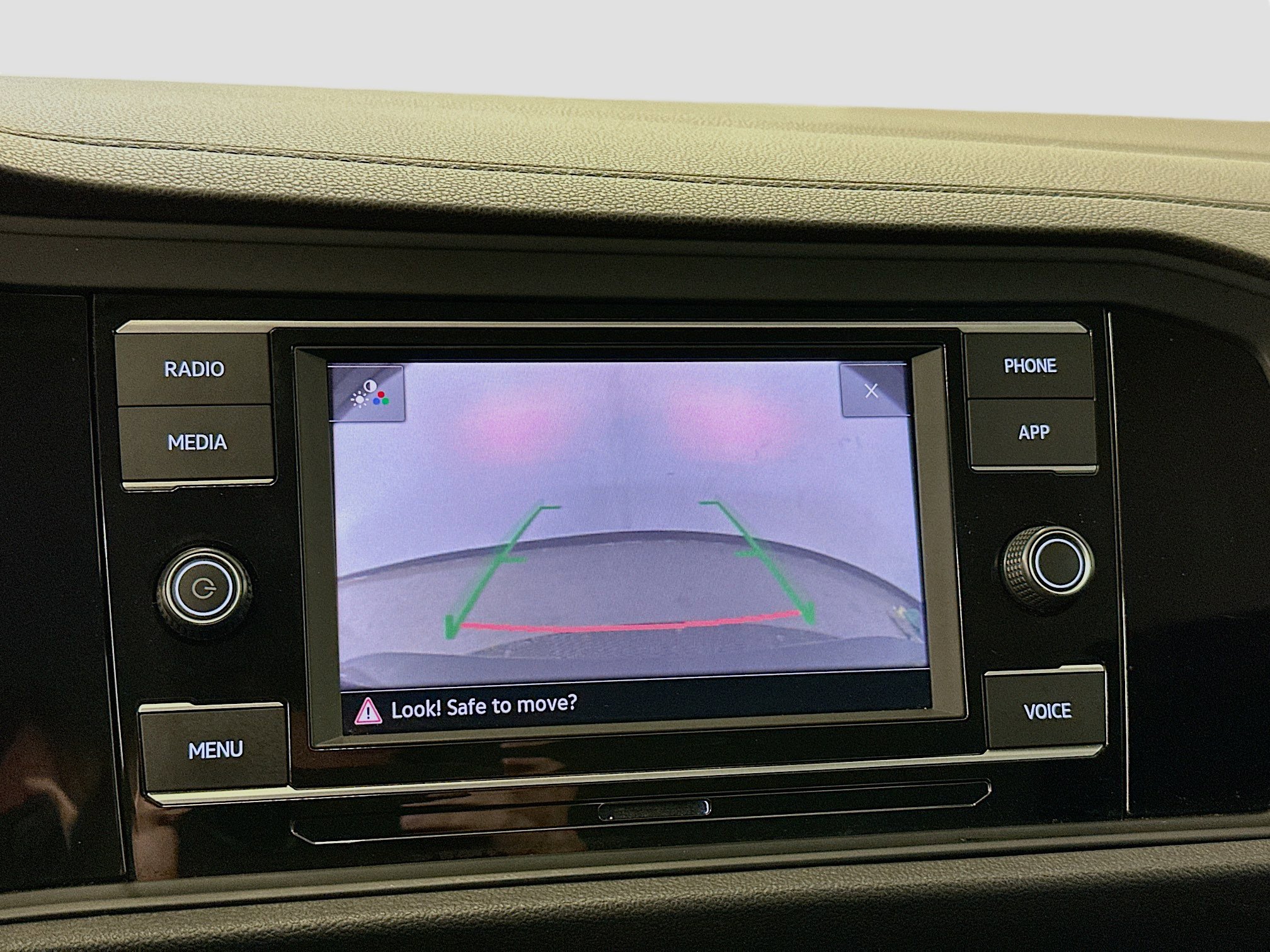 Used 2024 Volkswagen Jetta SE image 22