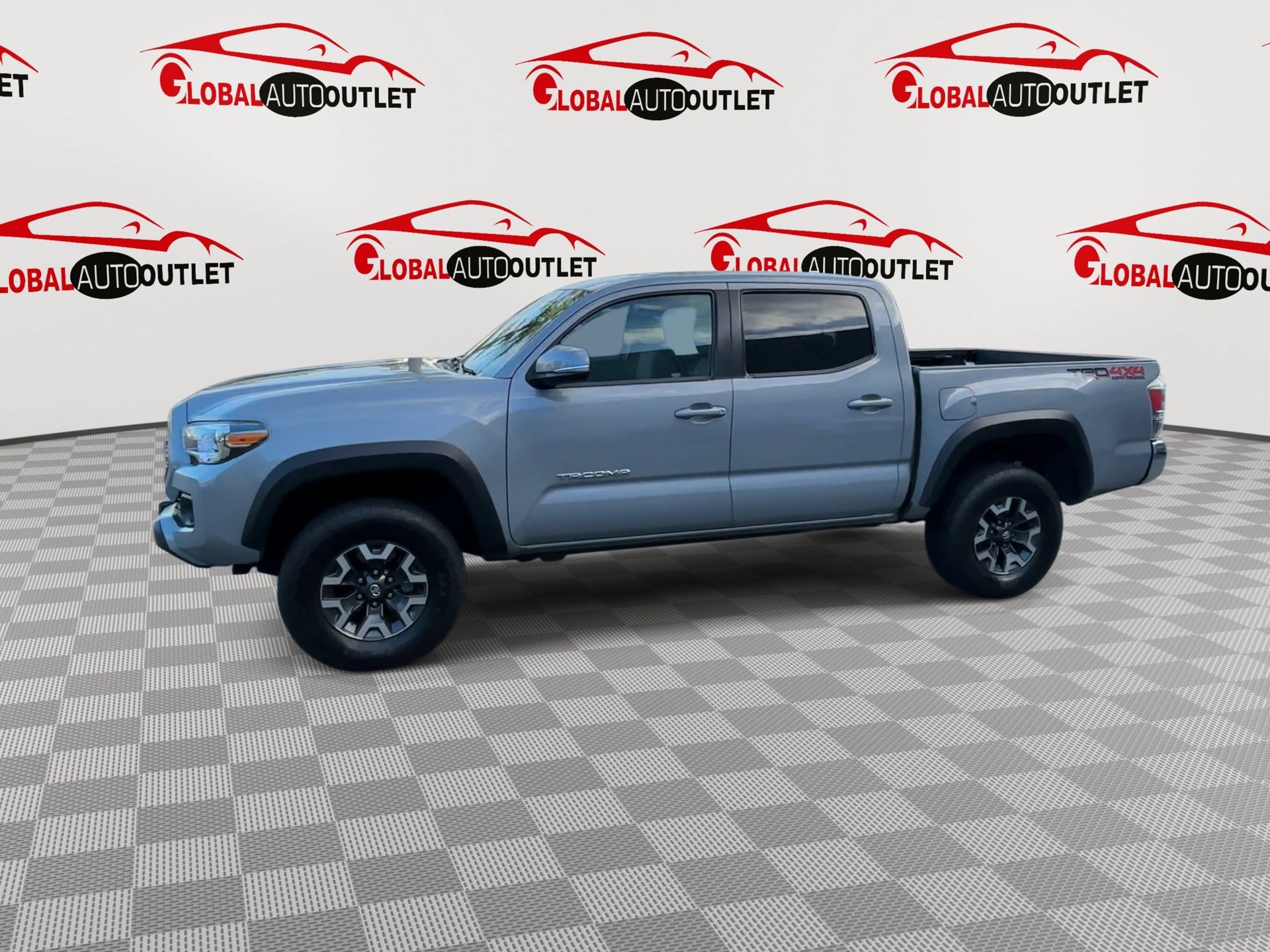 Used 2021 Toyota Tacoma TRD Off-Road AWD/4WD image 5