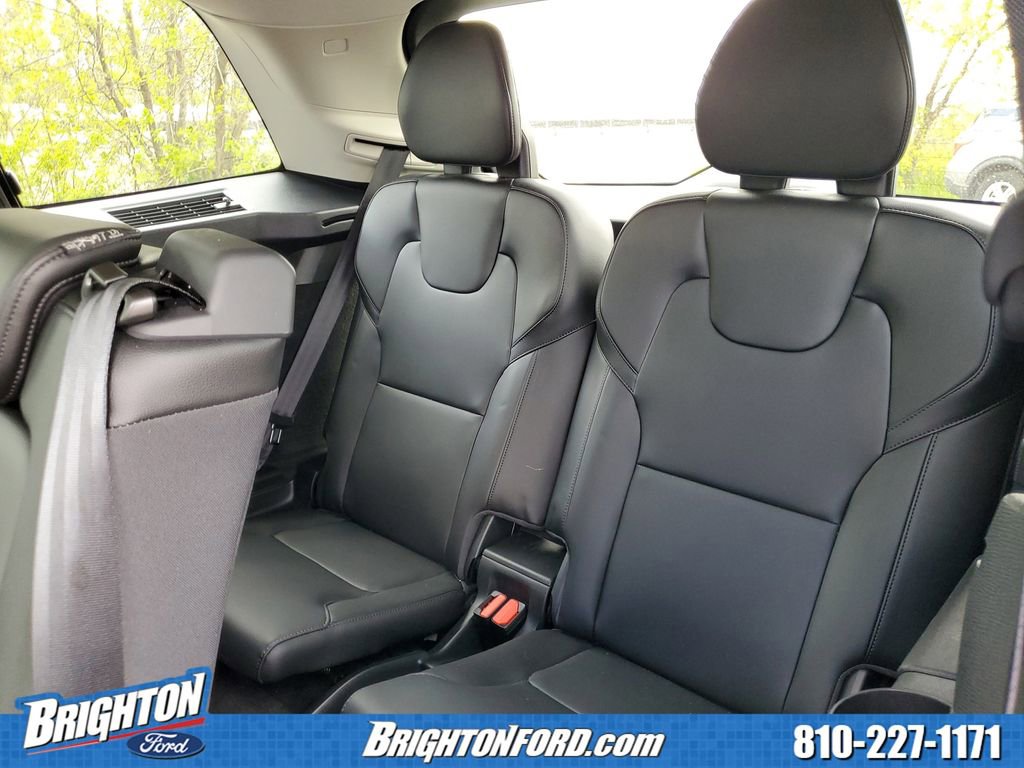 Used 2022 Volvo XC90 T5 Momentum w/ Climate Package AWD/4WD image 14