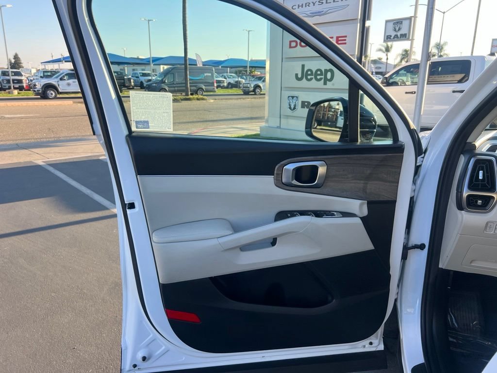 Used 2023 Kia Sorento EX w/ Panoramic Sunroof Package FWD image 28